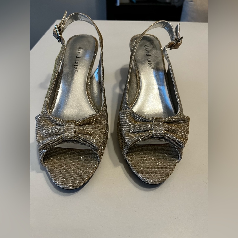 New without box- David Tate 7.5 sling back strike gold/ silver heel - Picture 3 of 8